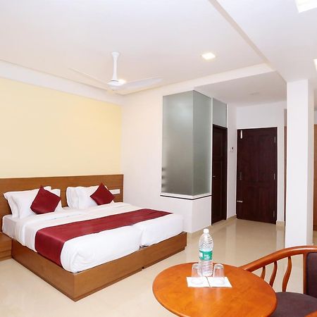 Hotel Ayodhya Residency Кожикоде Экстерьер фото