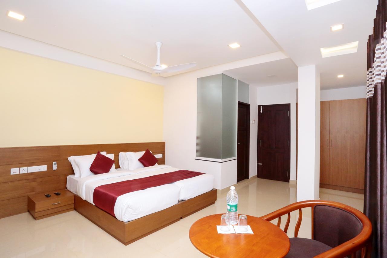 Hotel Ayodhya Residency Кожикоде Экстерьер фото